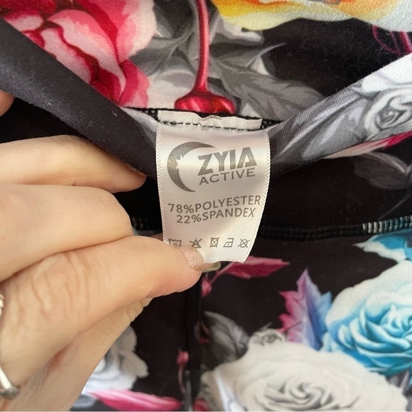 ZYIA Dark Floral Mesh Hi Rise Leggings - Picture 9 of 12